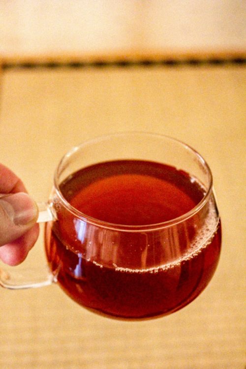 Mélange thé noir & amacha du Japon - Curiousitea
