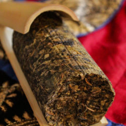 Thé brun fumé d'Assam, Inde - Feu de Chaume - Curiousitea