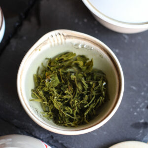 Thé vert premium de France「L'Estival」Morbihan – Récolte 2024 - Curiousitea.fr